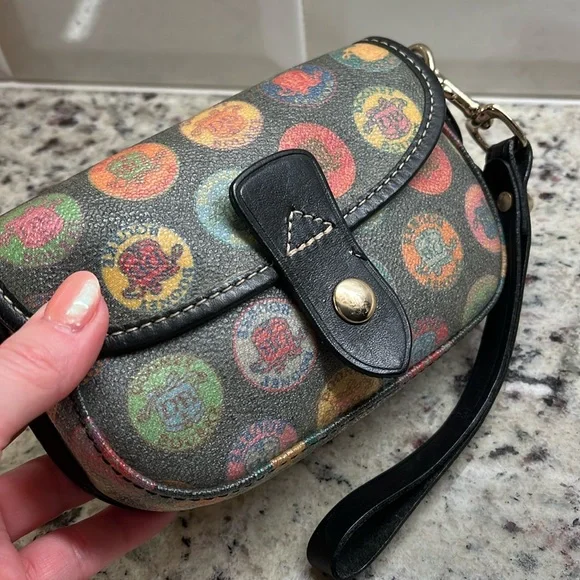 Dooney & Bourke Wristlet EUC - Picture 5 of 10